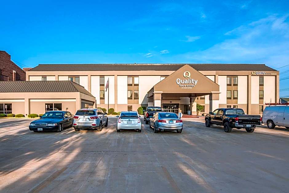 Quality Inn & Suites Quincy - Downtown