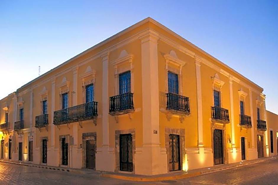 Hotel Plaza Colonial