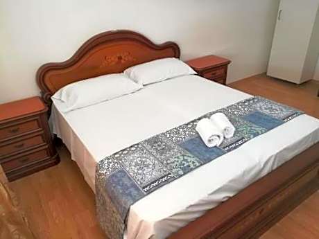 Standard Double Room Shared Bathroom