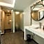 Blackwoods Hotel Pattaya - SHA Extra Plus