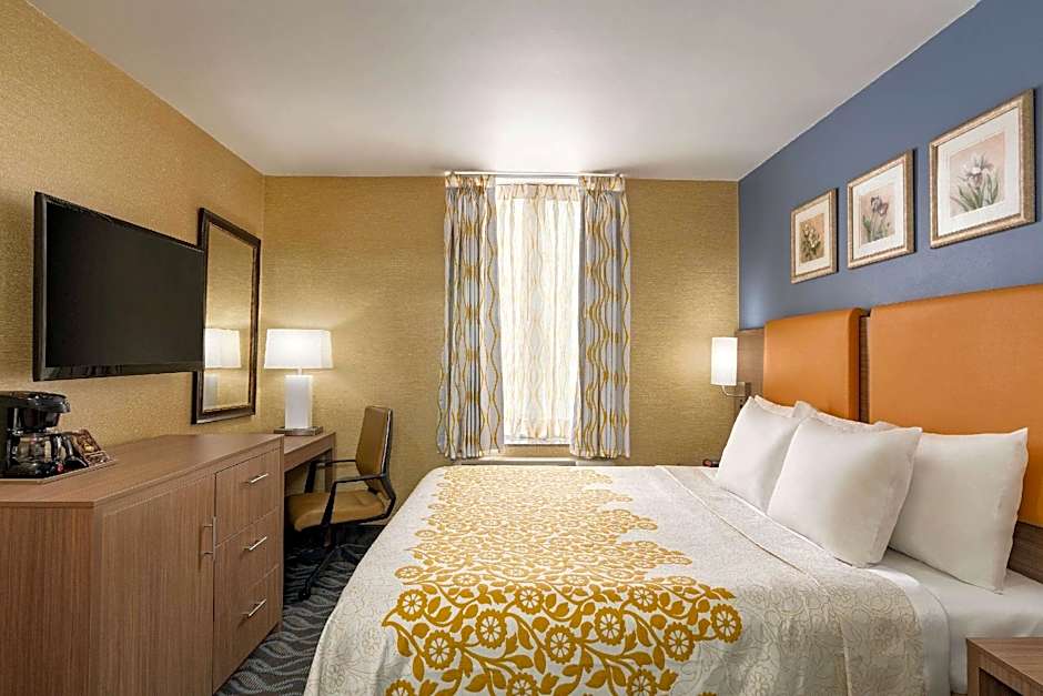 Days Inn by Wyndham Long Island City