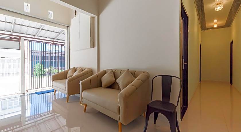 RedDoorz Plus near RSUD Gunung Jati Cirebon