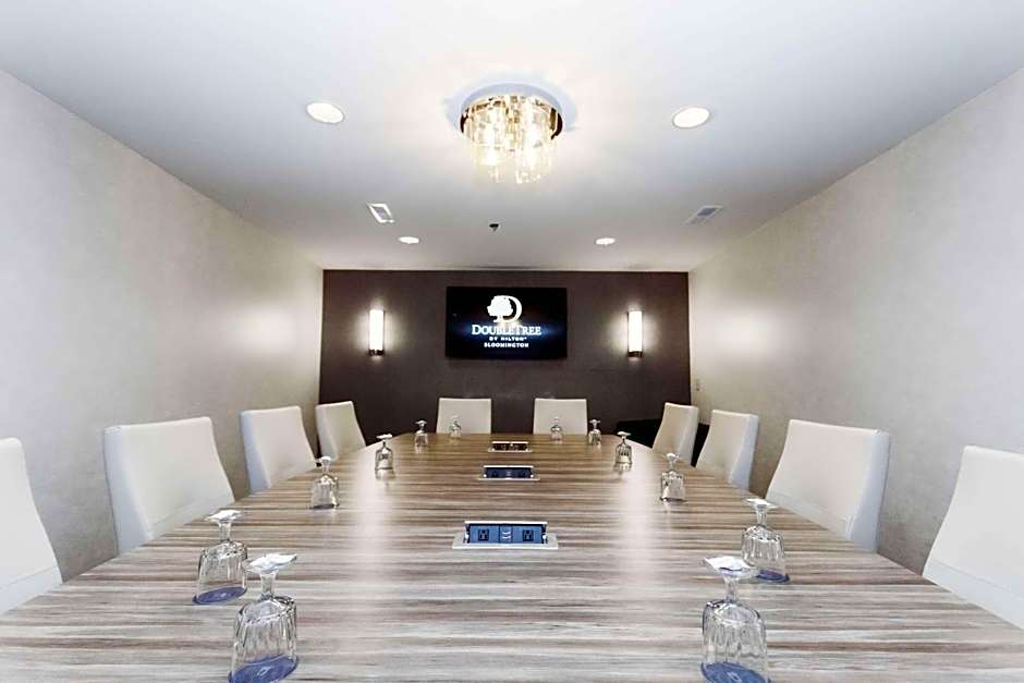 DoubleTree By Hilton Hotel Bloomington