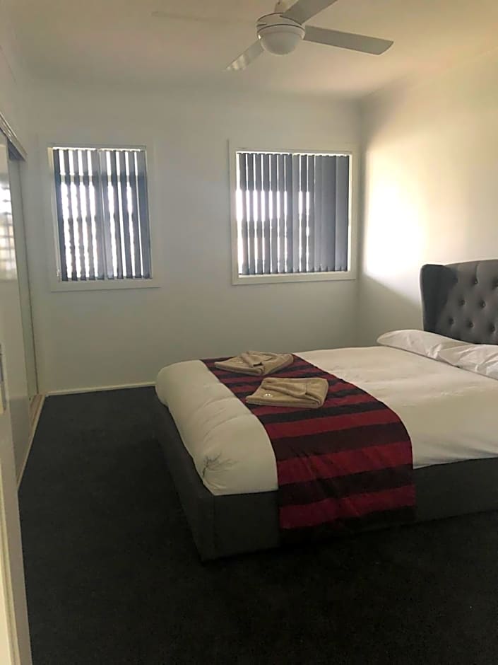 Australian Motor Home Tourist Park Twelve Mile Creek