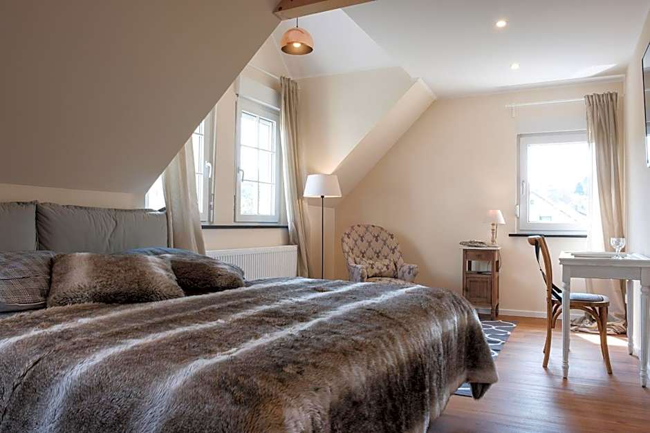 Photo 1 of 17 of Studio 1 King Bed