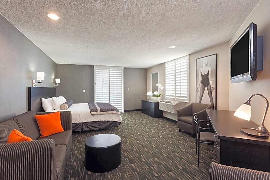 Ramada Plaza by Wyndham West Hollywood Hotel & Suites
