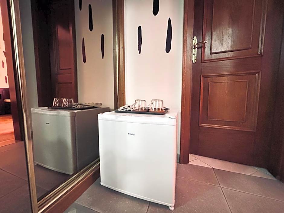 KRTEK , 2 Beds, Theme Room, Free Parking