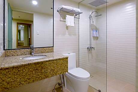 1 King Bed Non-Smoking Superior Room Mini Bar Safety Box