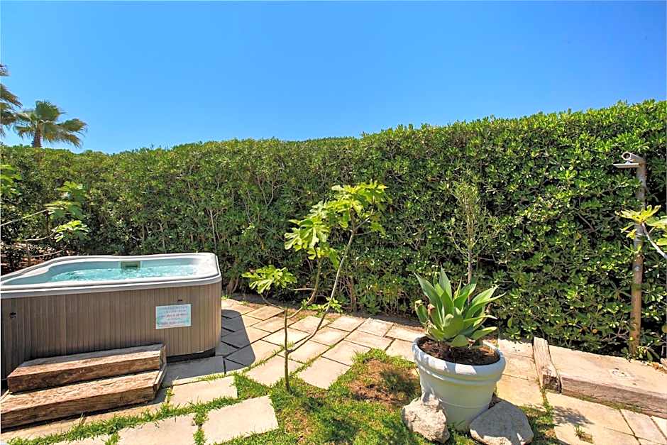 Residence Punta Cassano - In piscina sulla spiaggia di sabbia