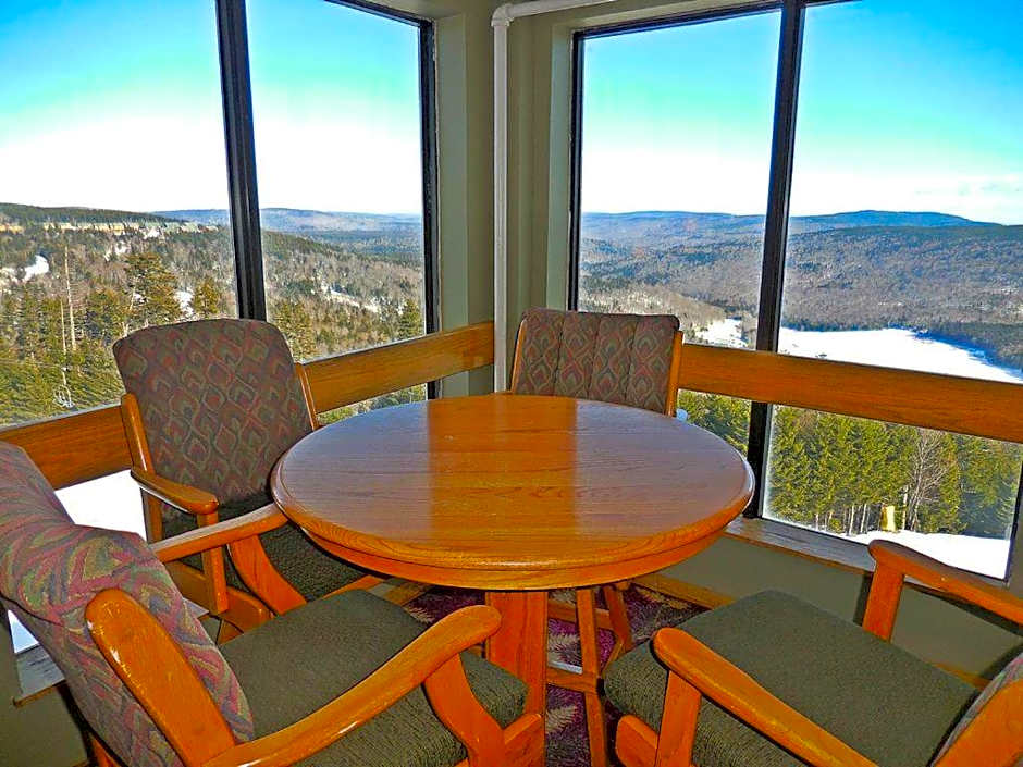 Stroll to Slopes, Village Area, Ski in-out MtLodge 294