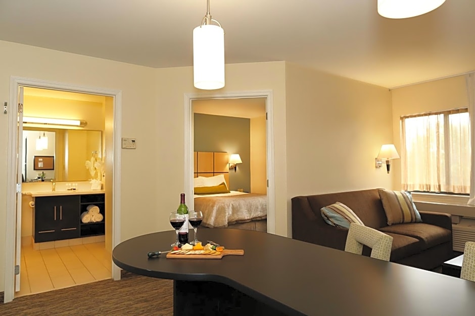 Candlewood Suites East Lansing, an IHG Hotel