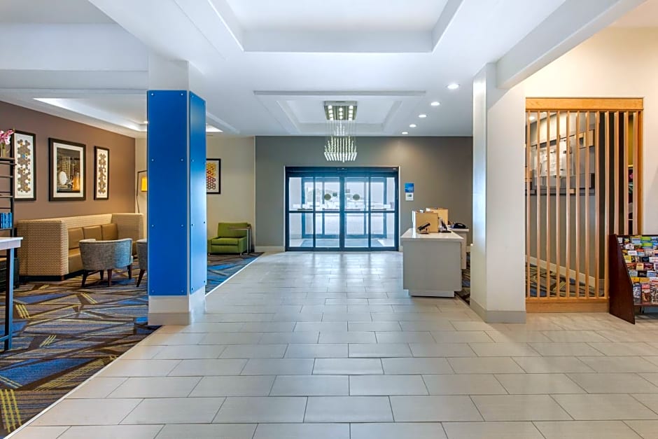 Holiday Inn Express Houston-Alvin By IHG