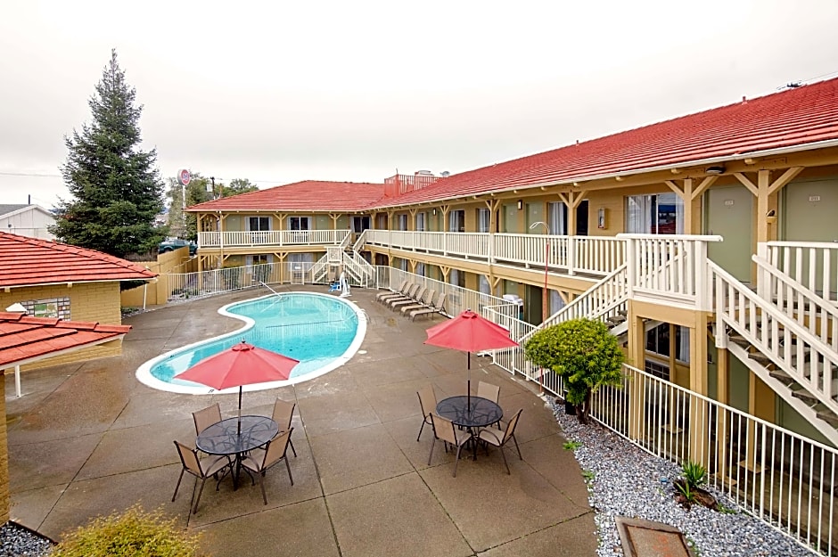 Red Lion Inn & Suites Redding