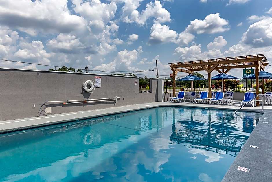 Quality Inn & Suites Spring Lake - Fayetteville near Fort Bragg