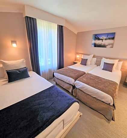 Triple Room with patio view