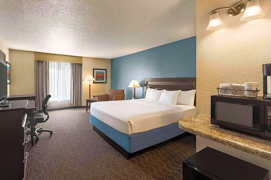 AmericInn by Wyndham La Crosse Riverfront-Conference Center