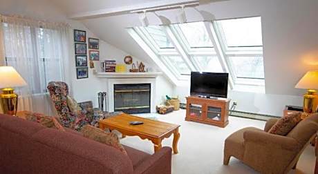 Winter Place Two Bedroom plus Loft Ski