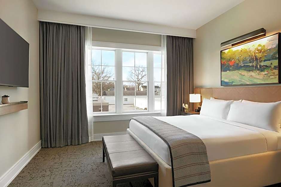 The Harpeth Downtown Franklin, Curio Collection by Hilton