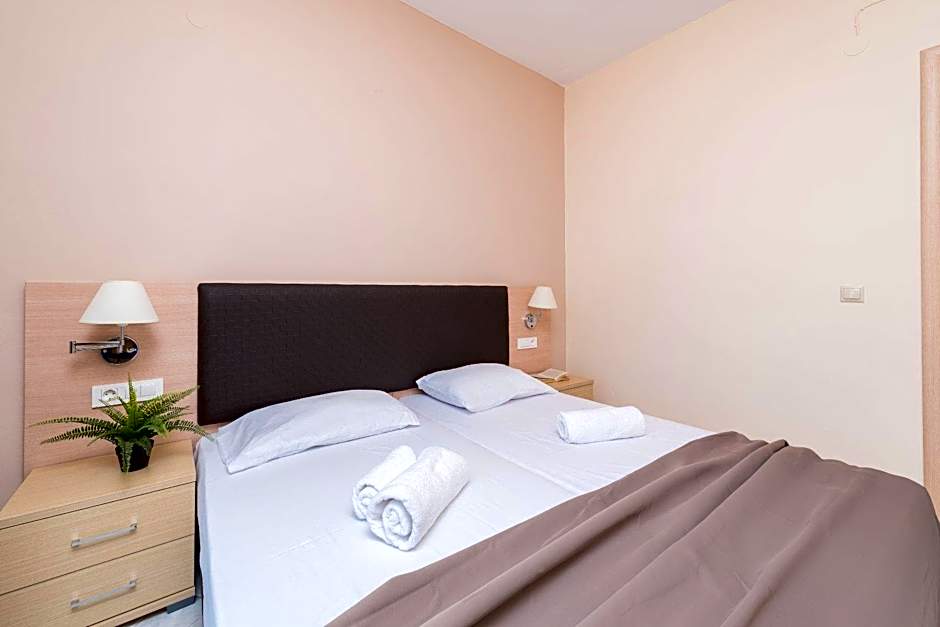 yakinthos hotel