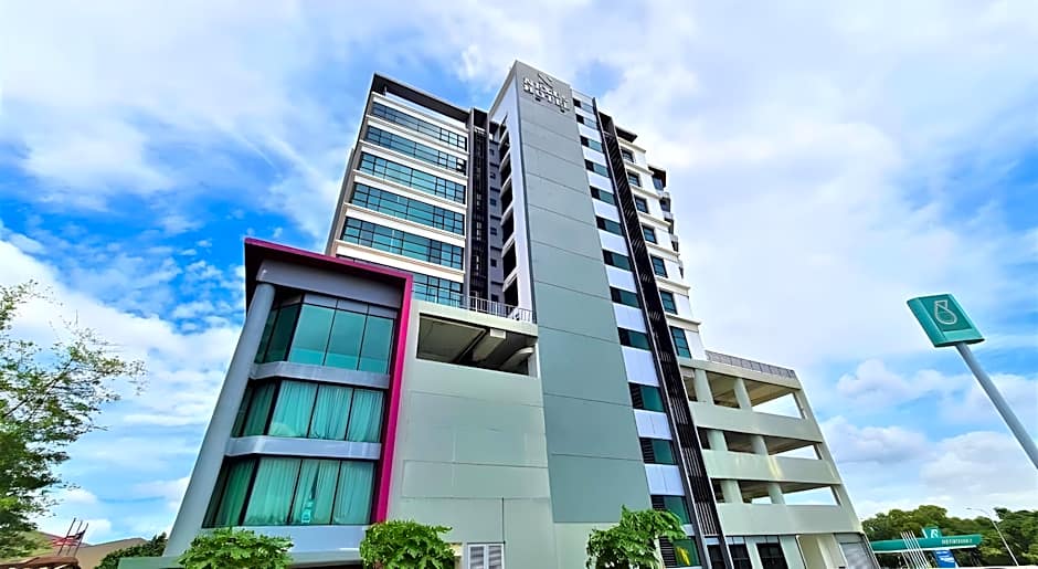 Nexus Regency Suites & Hotel