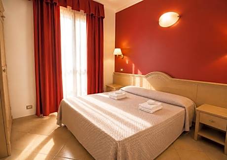 Double Room with Balcony and Sea View