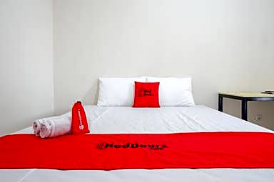RedDoorz Near Lippo Plaza Buton