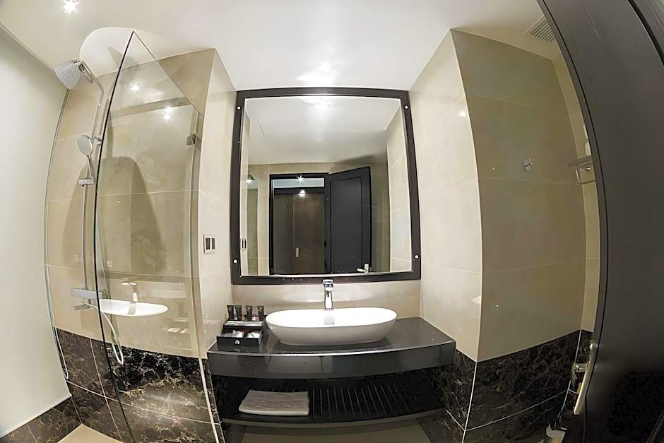 Royal Quang Binh Hotel