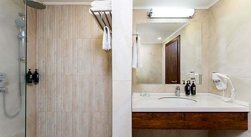 Ramada Hotel & Suites by Wyndham Yerevan