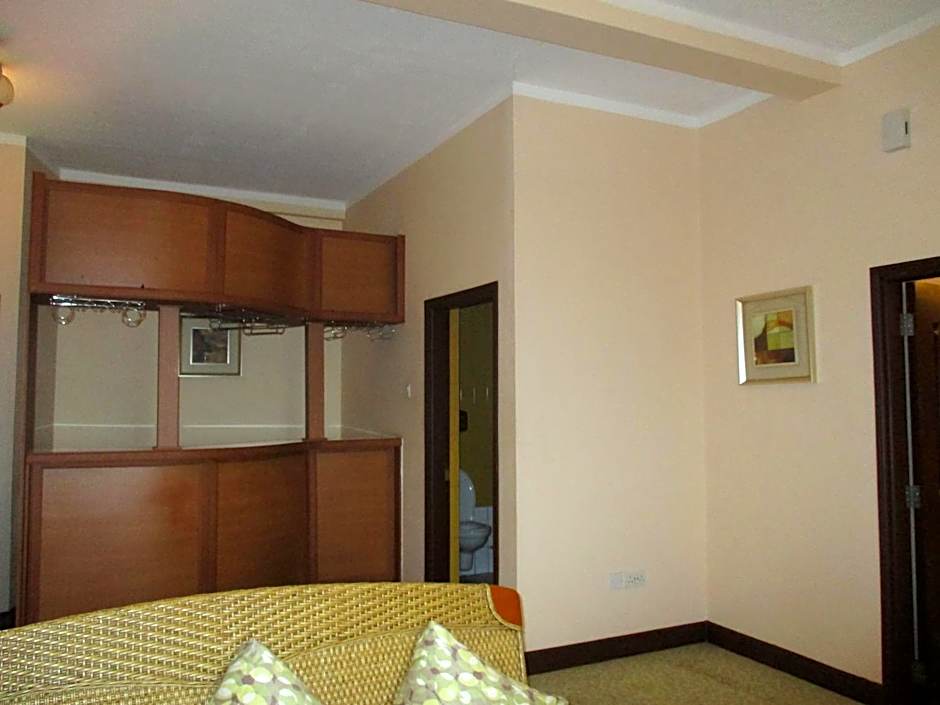 Imperial Royale Hotel