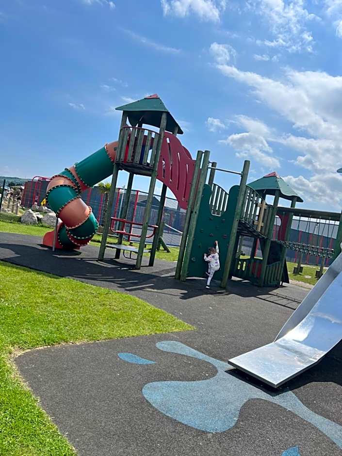 Lyons Robin Hood , Rhyl