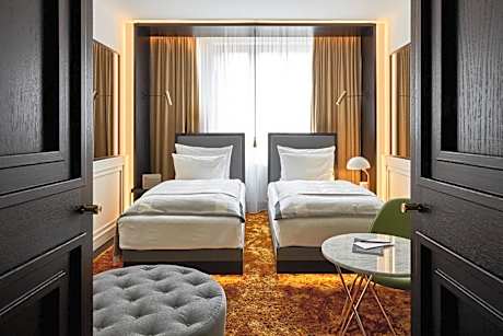 Deluxe Guest Room, Guest room, 2 Twin/Single Bed(s)