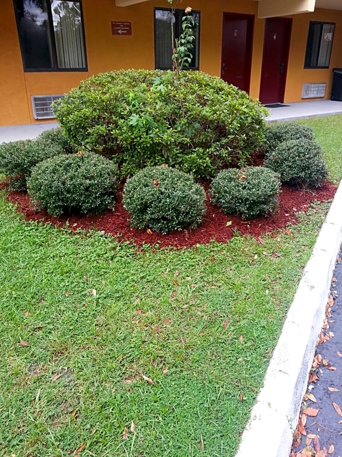 Howard Johnson by Wyndham Tallahassee