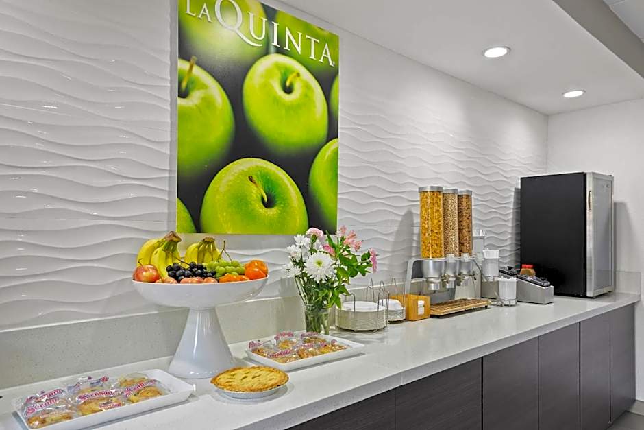 La Quinta Inn & Suites by Wyndham Sturbridge
