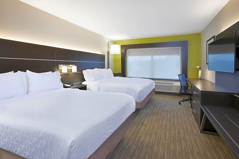 Holiday Inn Express & Suites Parkersburg East