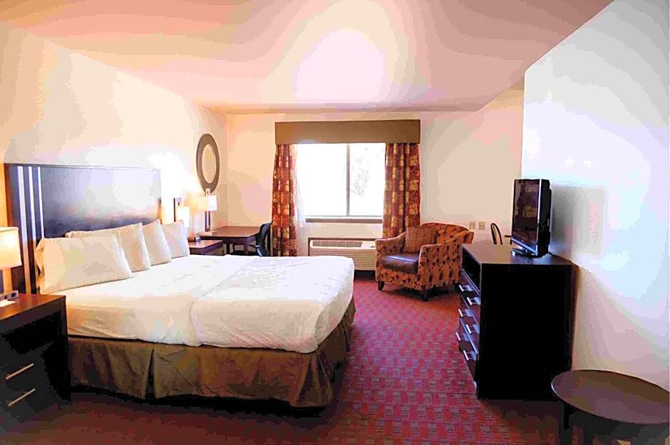 Photo 1 of 6 of King Suite
