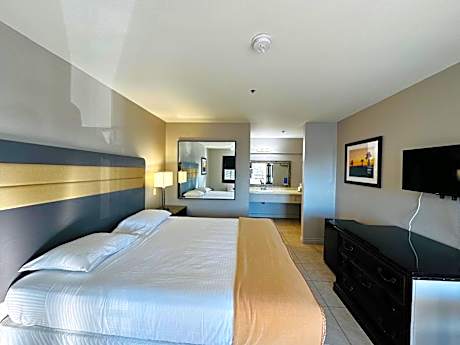 Standard King Room