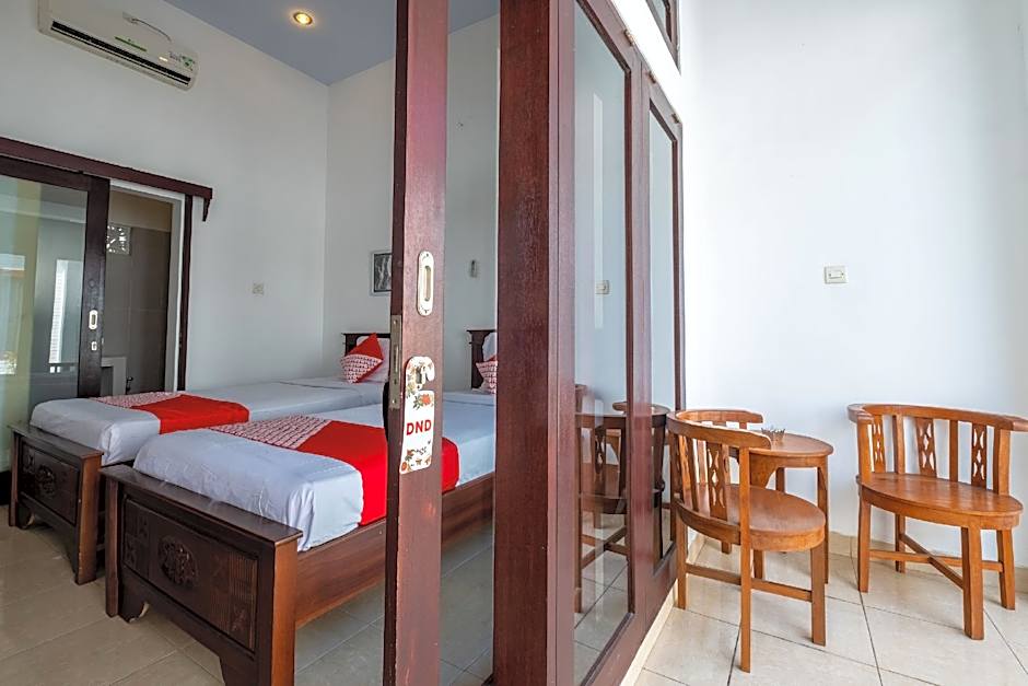 OYO 915 Villa Sari
