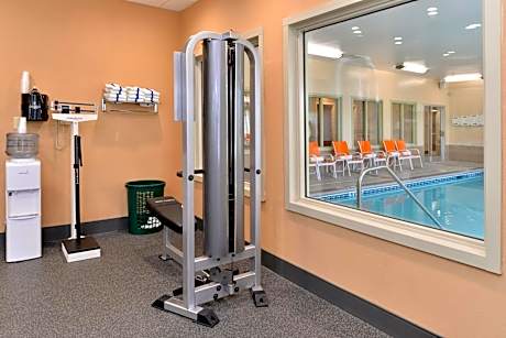 Holiday Inn Express Hotel & Suites Cincinnati-Blue Ash By IHG