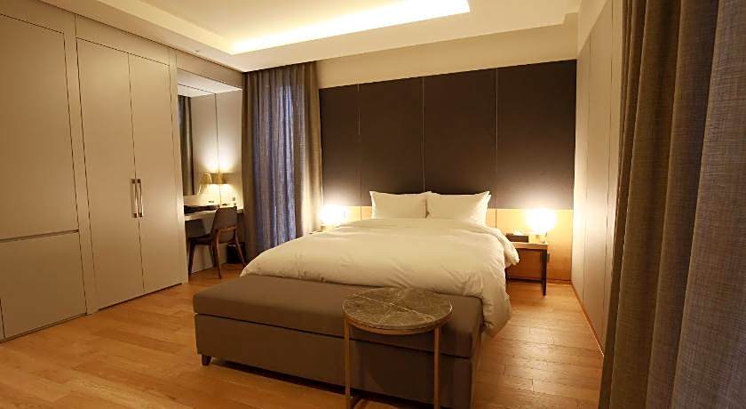 Hotel East9