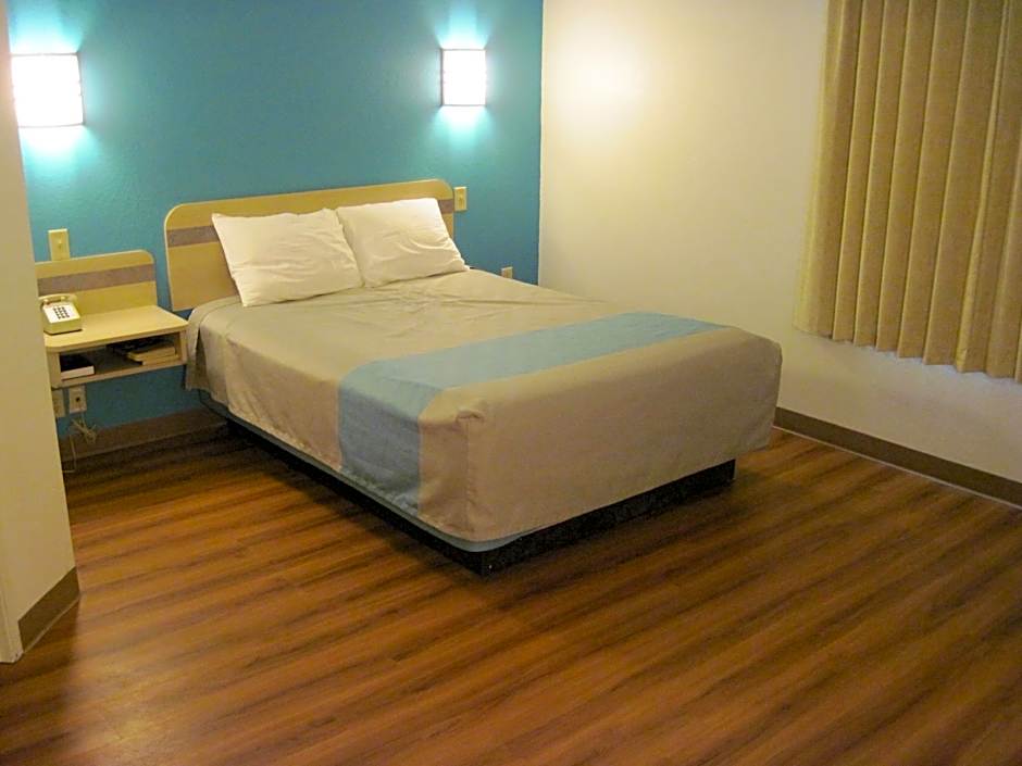 Motel 6-Avoca, IA