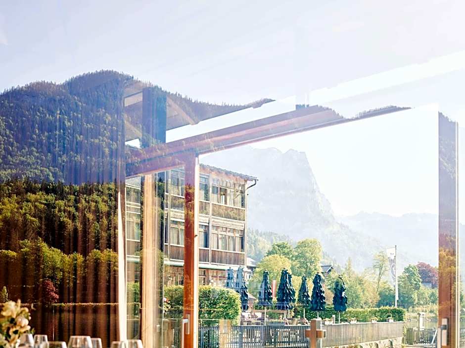 TAUROA Seehotel Grundlsee