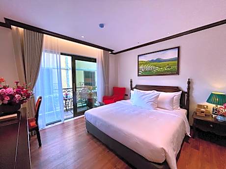 Deluxe Double Room with Balcony