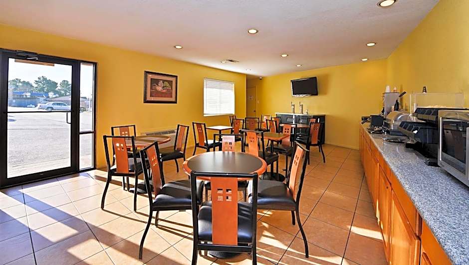 Xecutive Inn and Suites