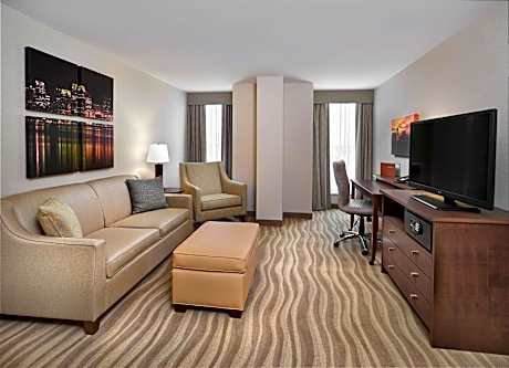2 QUEEN BEDS 1 BEDROOM SUITE NONSMOKING
