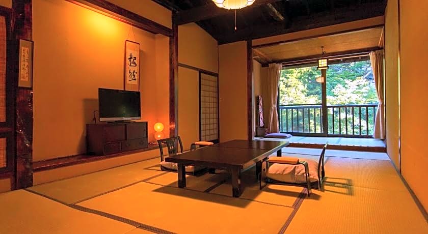 Honke Bankyu Hot Spring Ryokan
