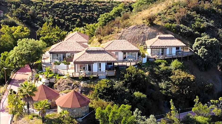 Hotel Selwo Lodge - Animal Park Tickets Included