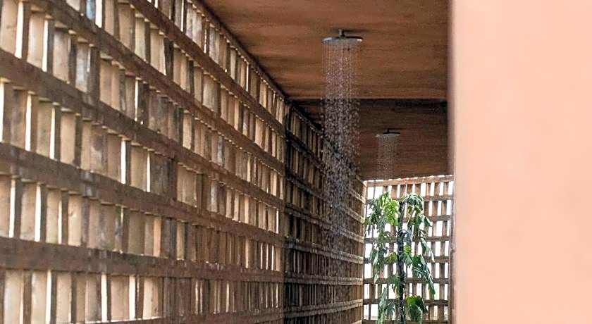 Further Hotel