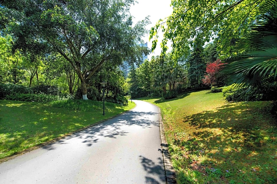 Ramada Plaza by Wyndham Chongqing West