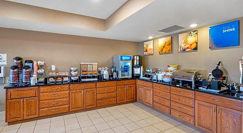 Comfort Suites Normal University area