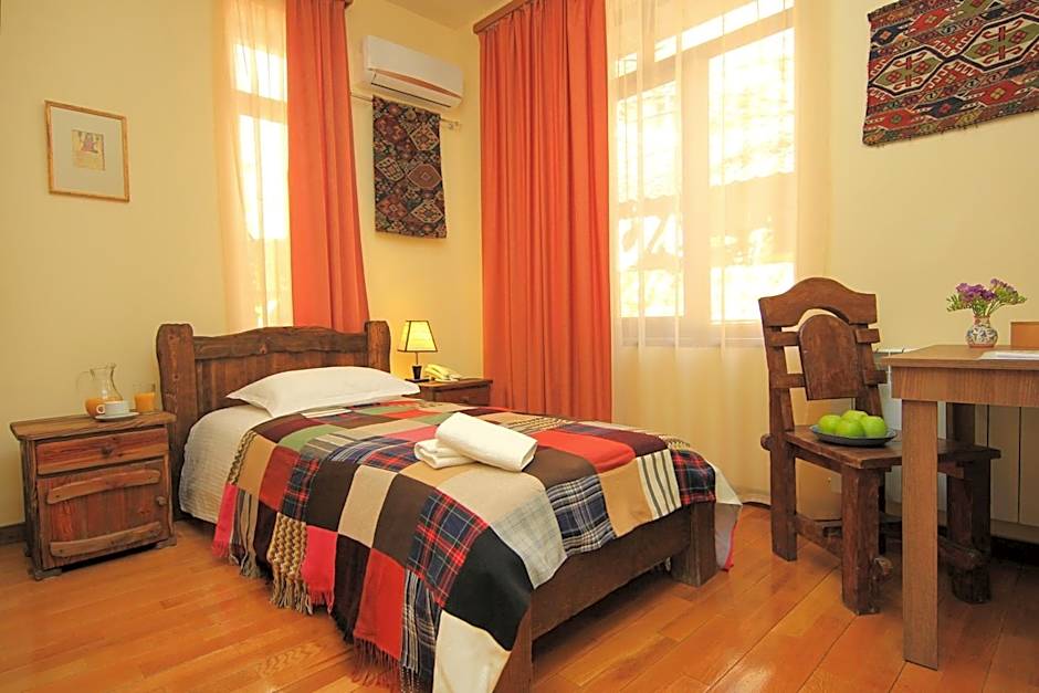 Silk Road Hotel